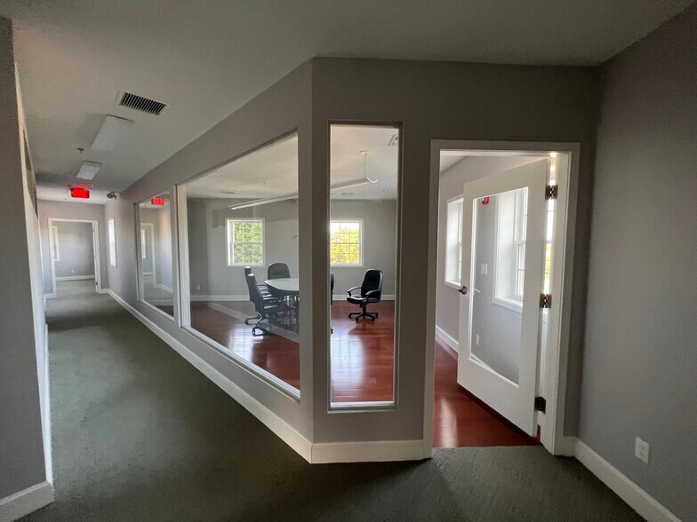 More Photos Of 17 Canton Ave, Milton Office For Sale