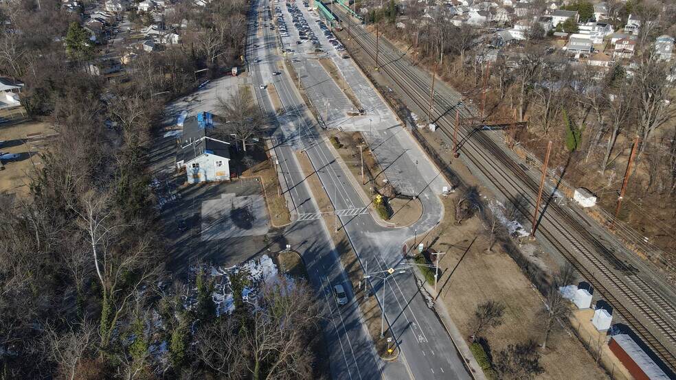 Primary Photo Of 5820 Southwestern Blvd, Halethorpe Flex For Sale