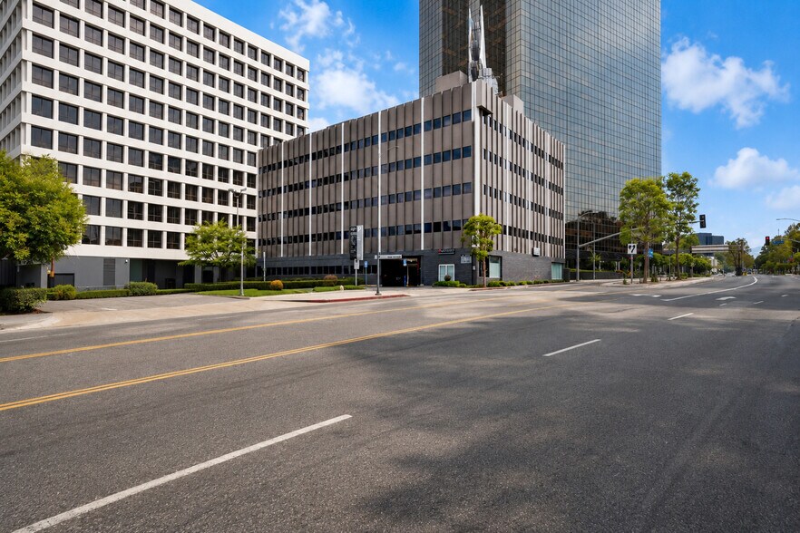 Primary Photo Of 11600 Wilshire Blvd, Los Angeles Medical For Lease