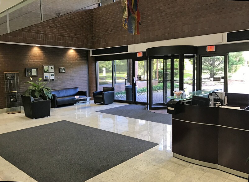 More Photos Of 4600 Forbes Blvd, Lanham Office For Sale
