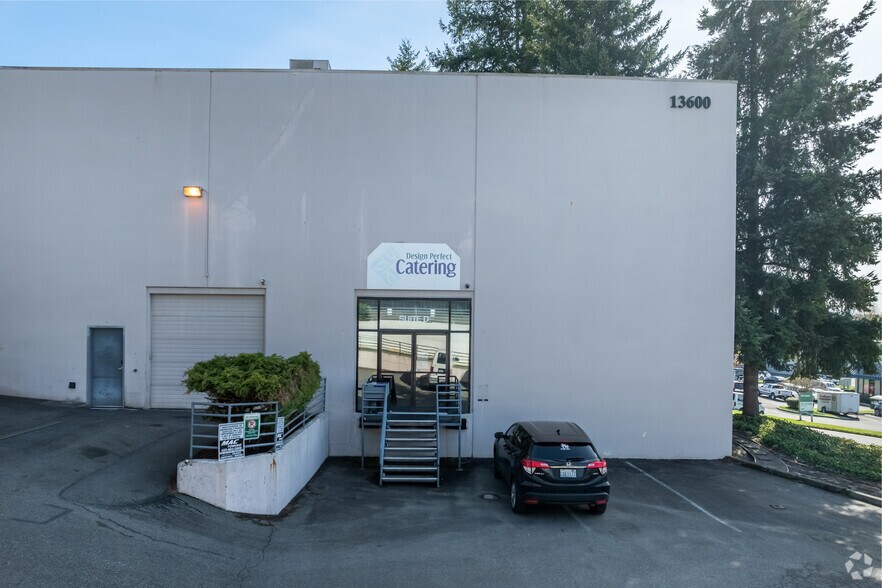 More Photos Of 13536 NE 126th Pl, Kirkland Industrial For Sale
