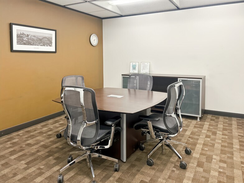 More Photos Of 10180 101 St NW, Edmonton Coworking Space