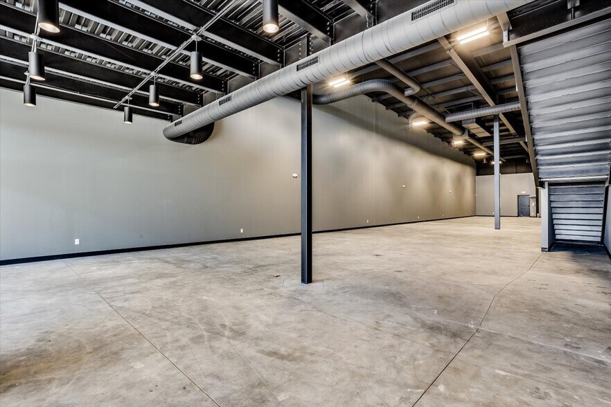 More Photos Of 4078 N Hoover Ct, Wichita Industrial For Sale