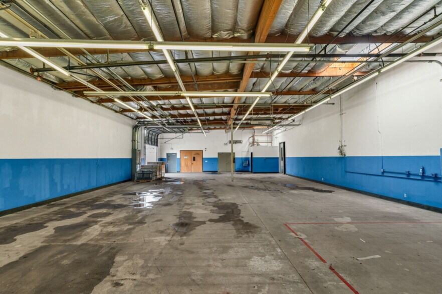 More Photos Of 44368-44370 Old Warm Springs Blvd, Fremont Warehouse For Lease