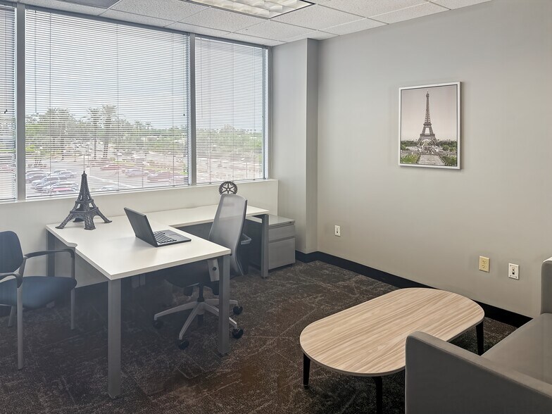 More Photos Of 7702 E Doubletree Ranch Rd, Scottsdale Coworking Space