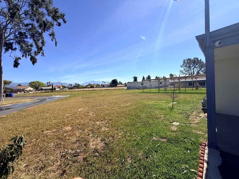 More Photos Of 625 N Eucalyptus Ave, Rialto Religious Facility For Lease