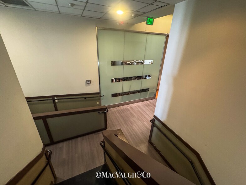 More Photos Of 13-31 E Colorado Blvd, Pasadena Storefront Retail Office For Lease