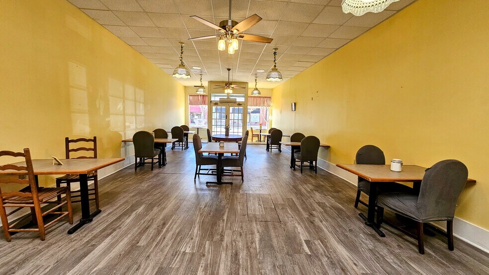 More Photos Of , Elloree General Retail For Sale