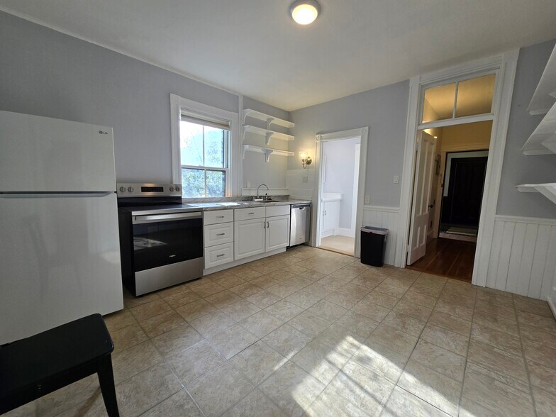 More Photos Of 96-98 Boylston St, Brookline Apartments For Sale