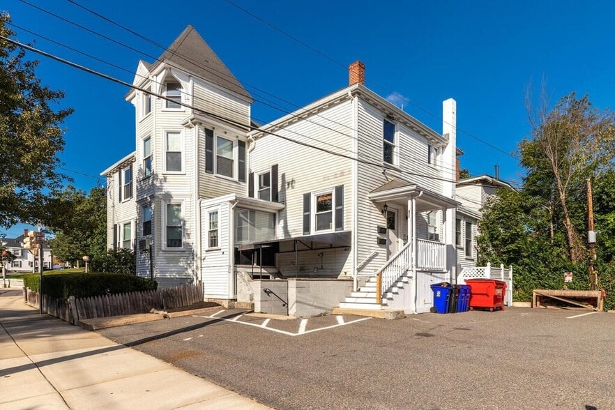More Photos Of 440 Pleasant St, Malden Apartments For Lease