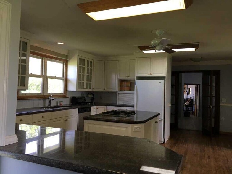 More Photos Of 16909 104 St SE, Calgary Service For Sale