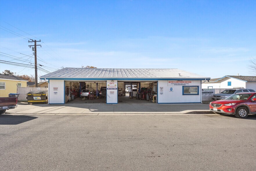 More Photos Of 230 E Tehachapi Blvd, Tehachapi General Retail For Sale