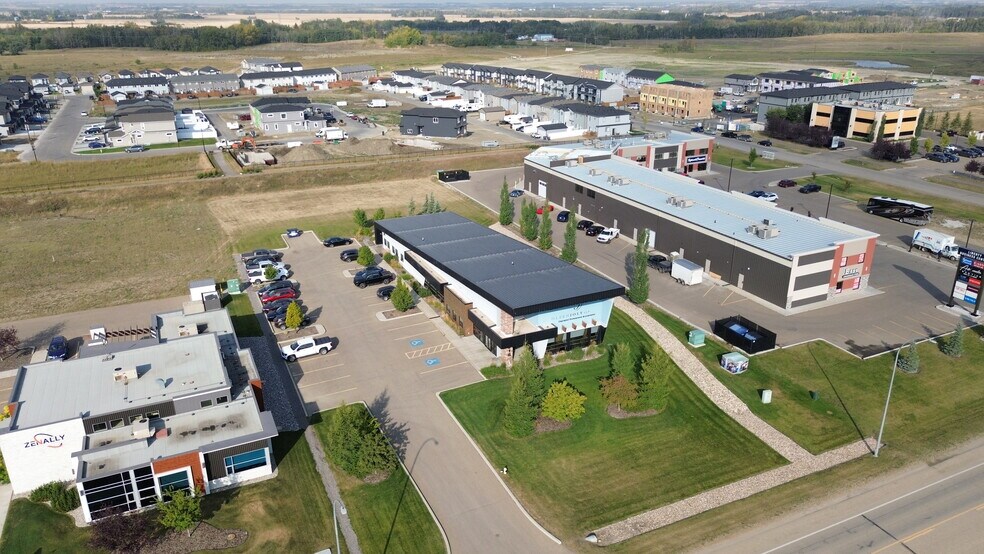 More Photos Of 518 Laura Av, Red Deer County Office For Sale