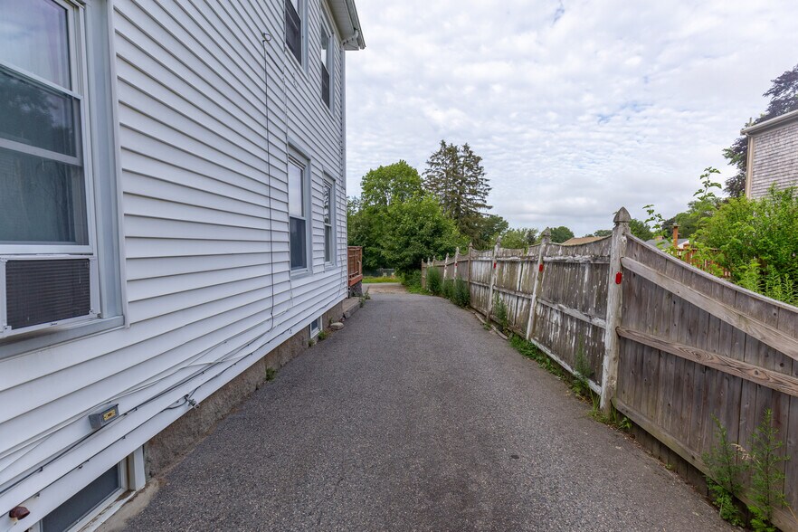 More Photos Of 211 Court St, Plymouth Apartments For Sale