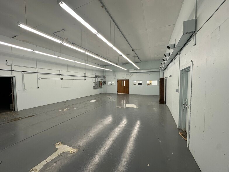 More Photos Of 9584 Main St, Holland Patent Manufacturing For Sale