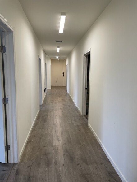 More Photos Of 827 E Jefferson Blvd, Los Angeles Light Manufacturing For Lease