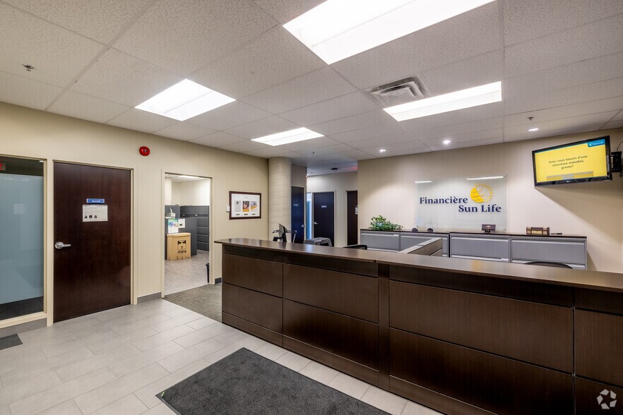 More Photos Of 7055 Boul Taschereau, Brossard Office For Lease
