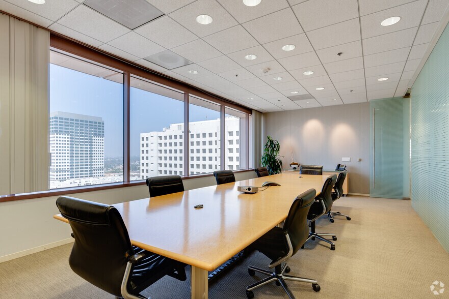 More Photos Of 550 N Brand Blvd, Glendale Office For Lease