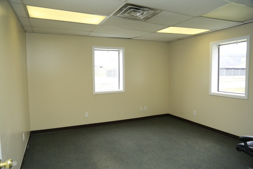 More Photos Of 255 S Plant St, Morgantown Distribution For Lease