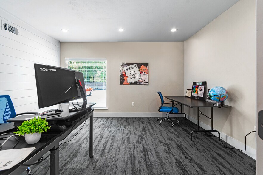 More Photos Of 2720 NW 6th St, Gainesville Medical For Lease