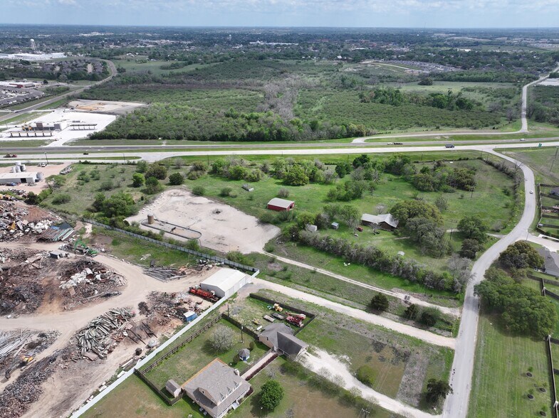 More Photos Of 1030 Dixie Rd, Brenham Land For Sale