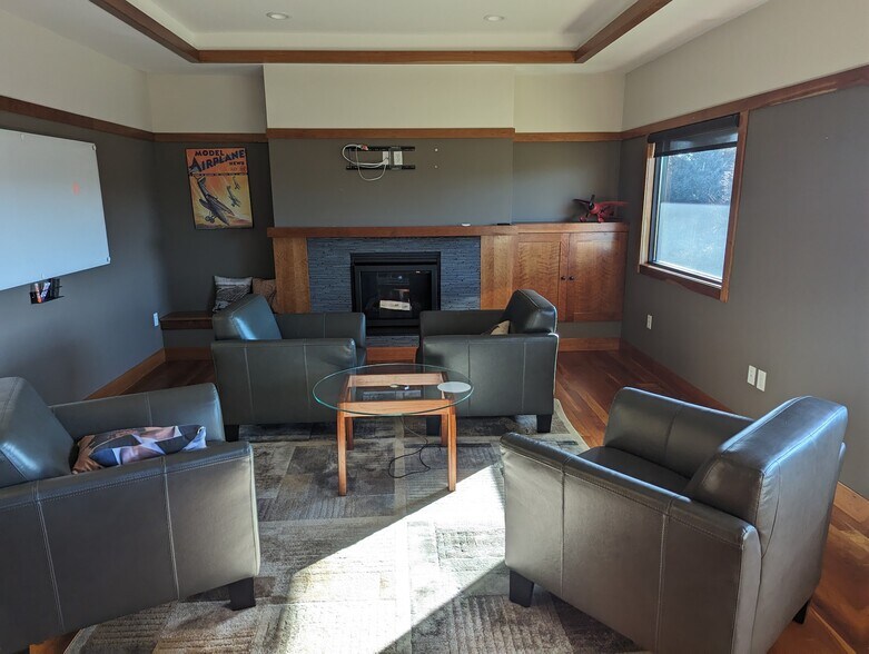 More Photos Of 2321 Jack Breault Dr, Hudson Office For Lease