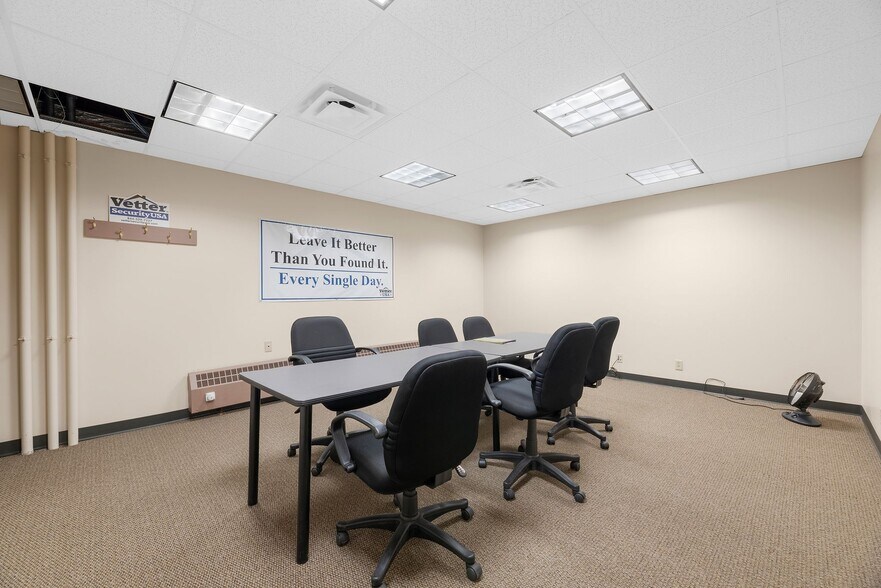 More Photos Of 68-70 W Park Ave, Mansfield Office For Lease