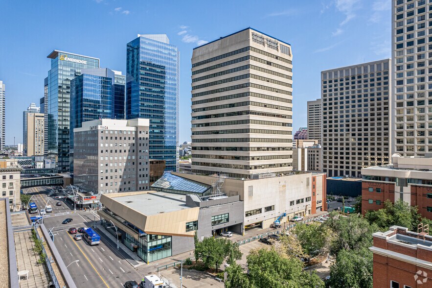 More Photos Of 10065 Jasper Ave NW, Edmonton Office For Lease