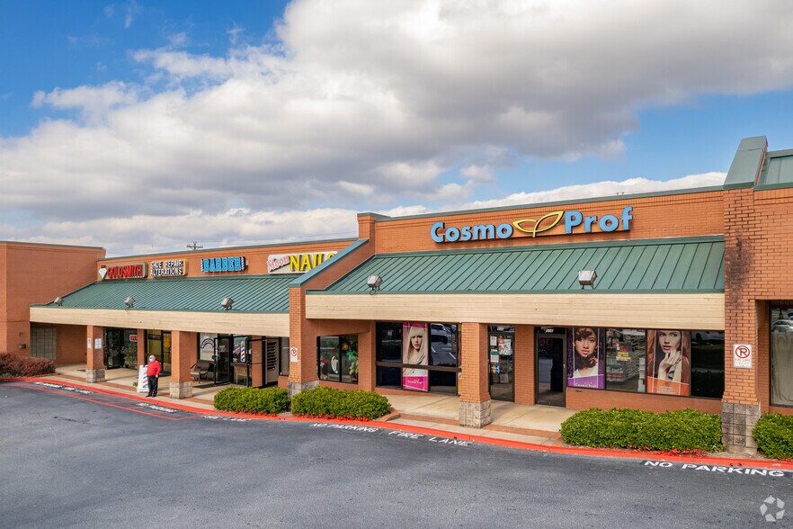More Photos Of 655 Atlanta Rd, Cumming Storefront For Lease