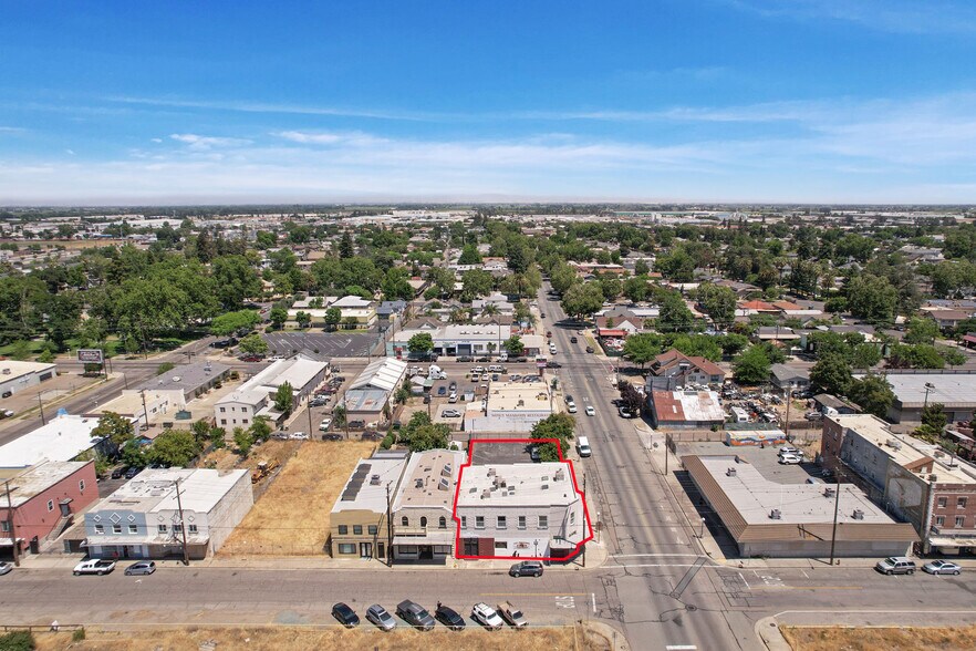 More Photos Of 2 N Main St, Lodi Storefront Retail Office For Sale