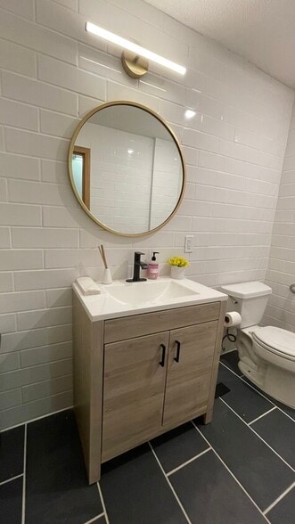 More Photos Of 5101 Thimsen Ave, Minnetonka Medical For Lease