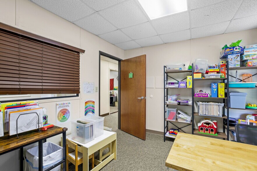 More Photos Of 310 Terrell Rd, Franklin Office For Sale