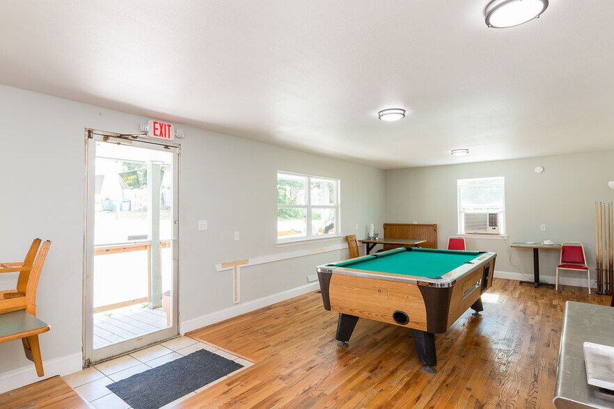 More Photos Of 48 Little Missouri Rd, Jane Restaurant For Sale