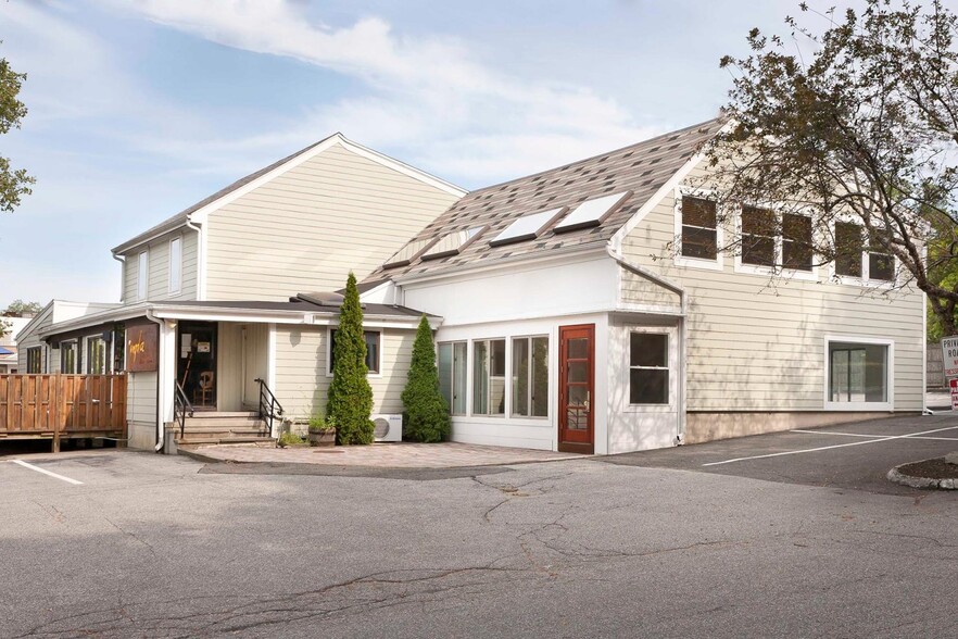 Primary Photo Of 1330 Post Rd E, Westport Storefront For Lease