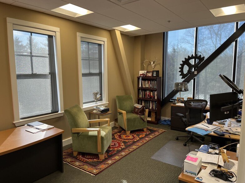 More Photos Of 300 Constitution Ave, Portsmouth Research And Development For Lease