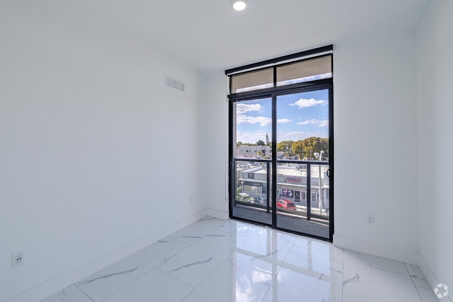 More Photos Of 1 Curtiss Pky, Miami Springs Apartments For Sale