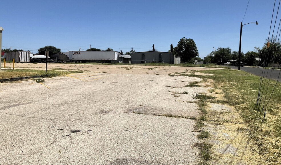 More Photos Of 318 N Bell St, San Angelo Office Residential For Sale