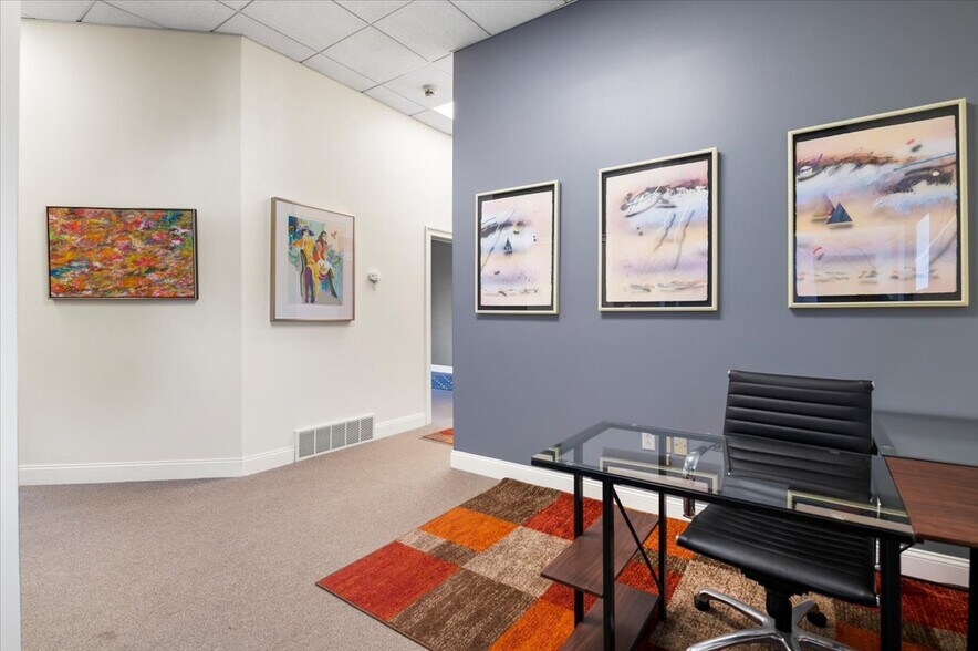 More Photos Of 6 Butler Pl, Saratoga Springs Office For Lease