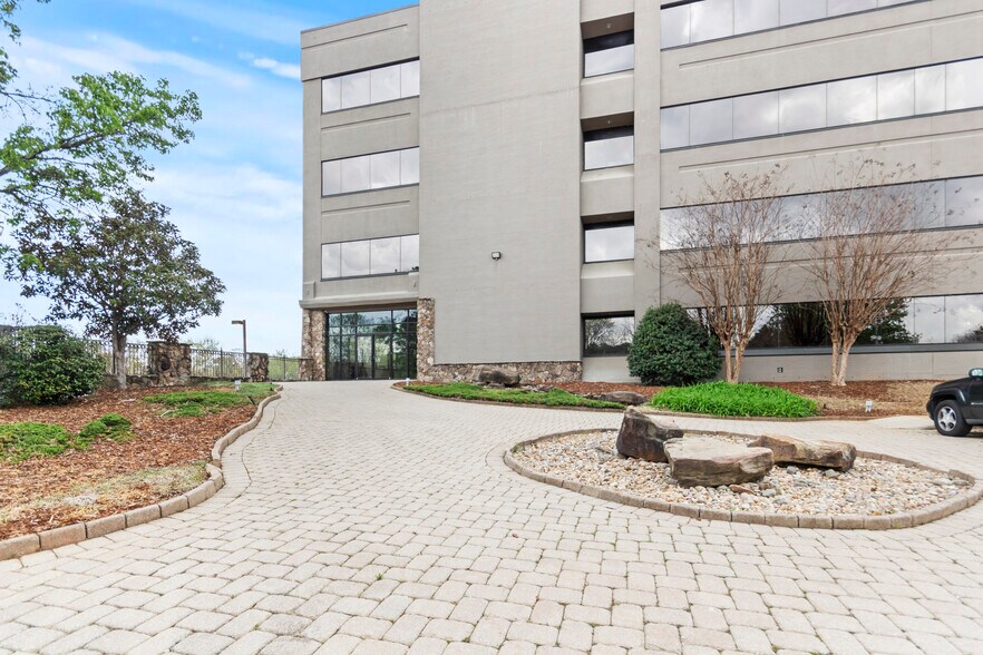 Primary Photo Of 215 Wynn Dr, Huntsville Office For Lease