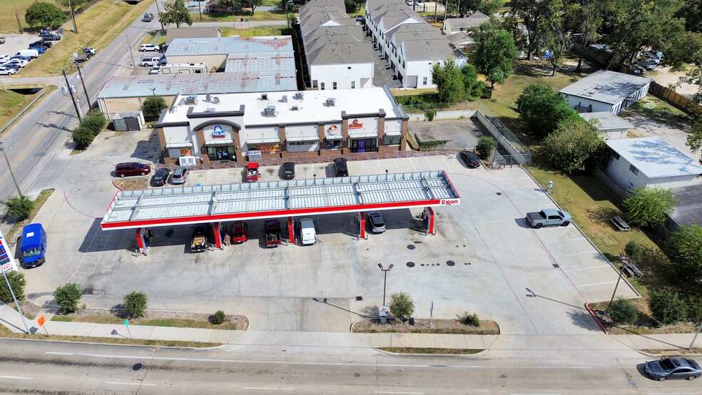 Primary Photo Of 2340 Blalock Rd, Houston Service Station For Lease