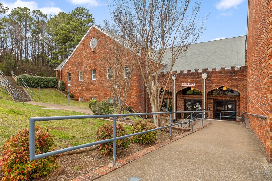 More Photos Of 940 S Ocoee St, Cleveland Medical For Sale