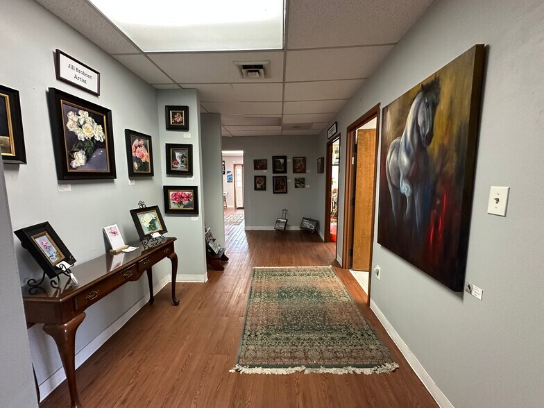 More Photos Of 8951-8971 Center St, Manassas Storefront Retail Office For Lease