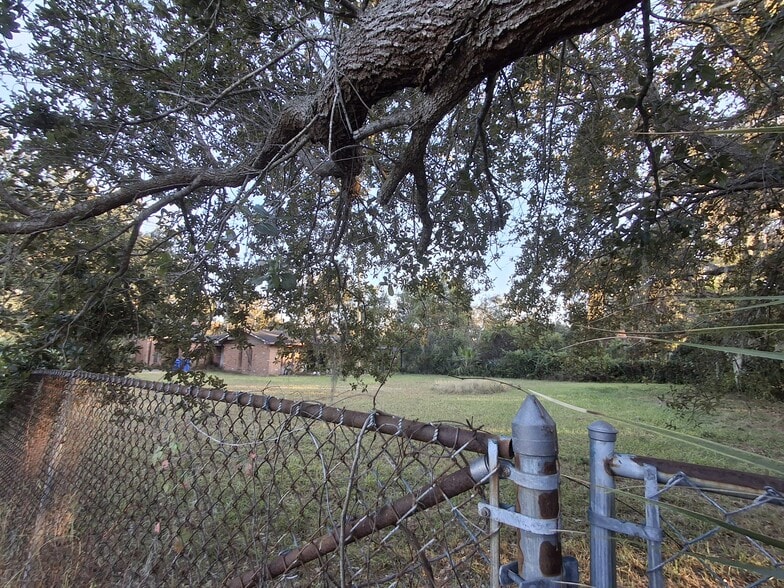 More Photos Of 7219 Anna Ave, Gibsonton Flex For Sale
