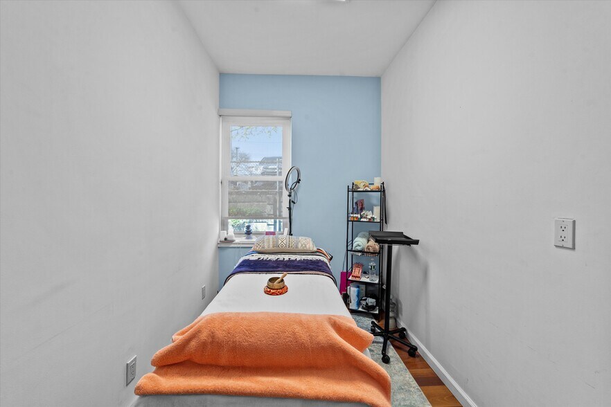 More Photos Of 130 Pondfield Rd, Bronxville Medical For Sale