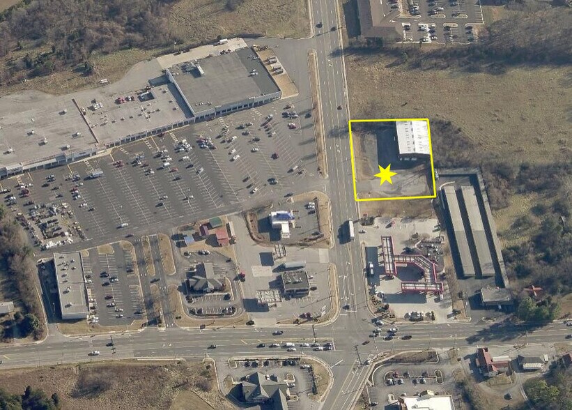 More Photos Of 138 Amelon Rd, Madison Heights Light Distribution For Lease