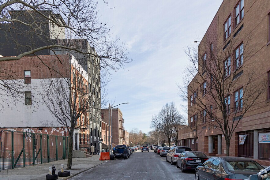 More Photos Of 773 Grote St, Bronx Apartments For Lease