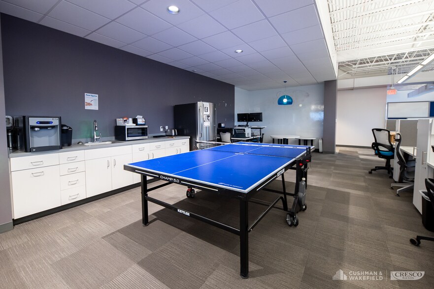 More Photos Of 6100 Rockside Woods Blvd, Independence Office For Lease