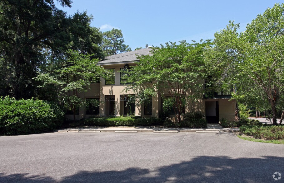 More Photos Of 5 Dunmore Ct, Hilton Head Office Residential For Sale