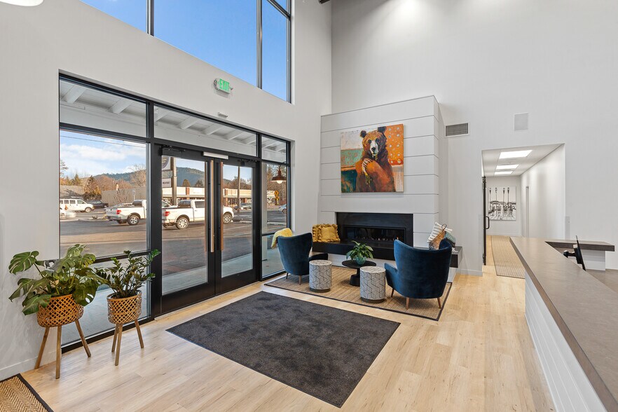 More Photos Of 9493 N Government Way, Hayden Office For Sale