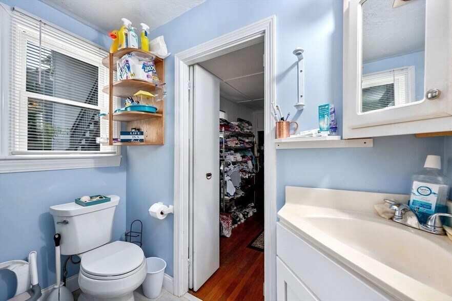 More Photos Of 37 School St, Hyannis Apartments For Sale